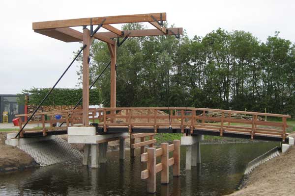 houten ophaalbrug